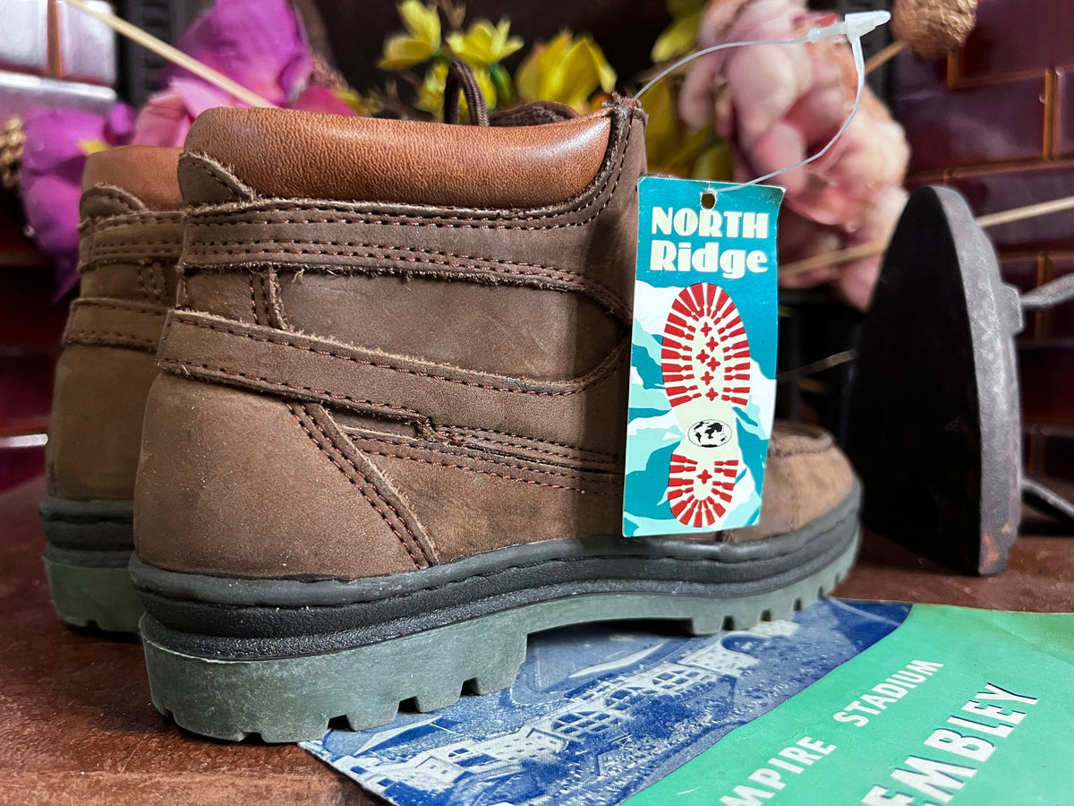 Vintage North Ridge Brown Leather Walking Boots UK 3 – Unworn 1990s Lace Up