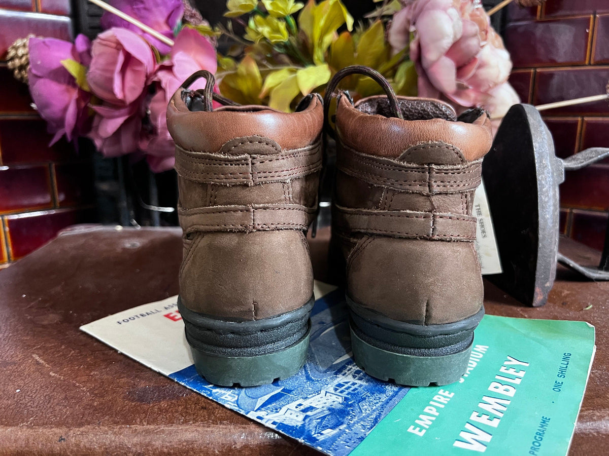 Vintage North Ridge Brown Leather Walking Boots UK 3 – Unworn 1990s Lace Up