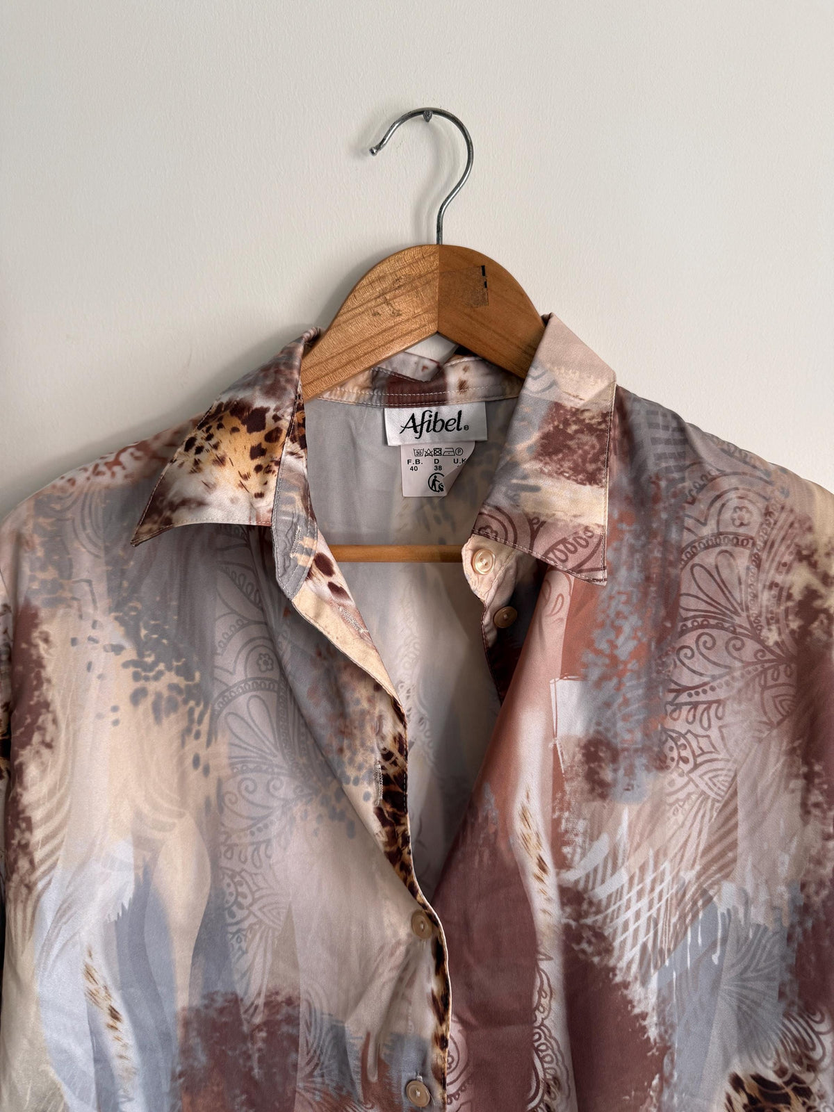 Vintage Afibel Satin Blouse | Abstract Print Silky Shirt | Neutral 90s Top