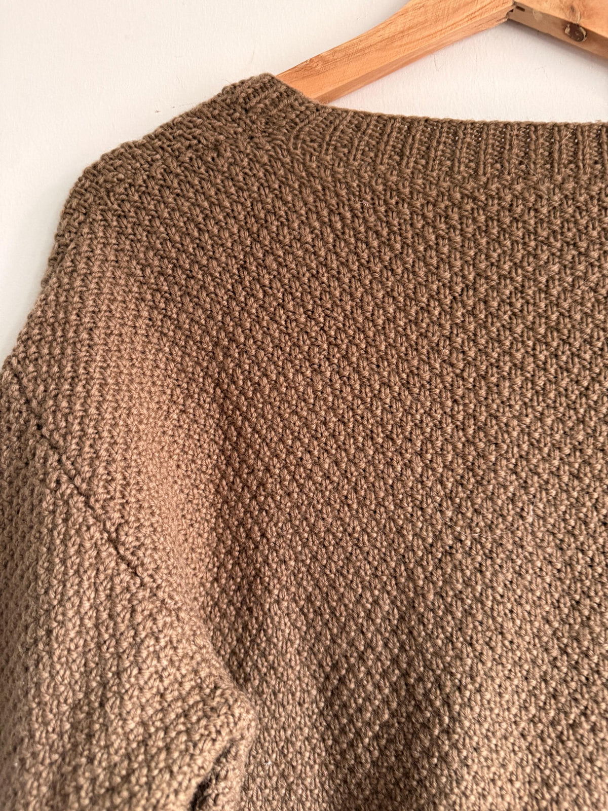 Vintage 1940s Brown Cable Knit Wool Jumper – V Neck Chunky Country Sweater – Unisex Heritage Knit