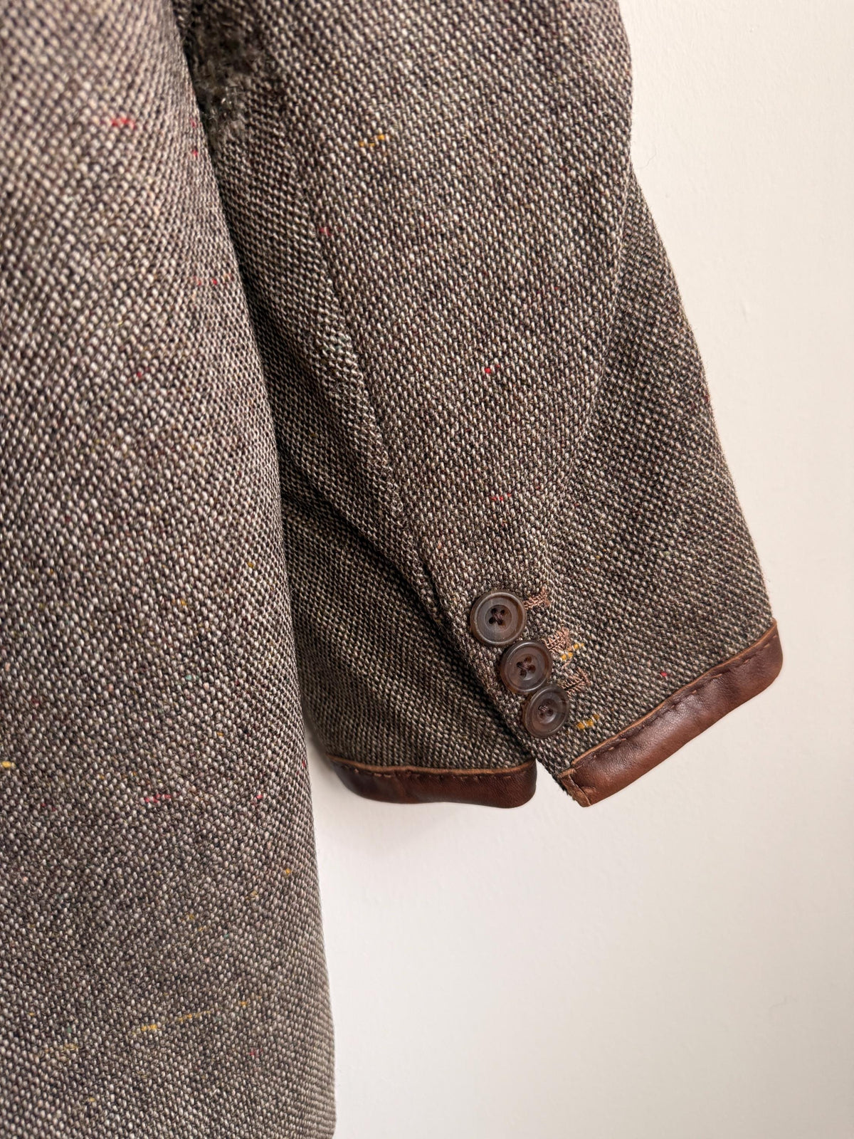 Vintage Donegal Tweed Sports Jacket: Brown Wool Blazer with Leather Trim