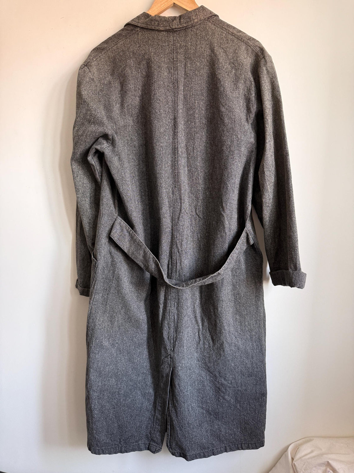 Vintage 1940s 1950s Grey Workwear Chore Coat Long Atelier Workshop Shop Coat Utility Jacket