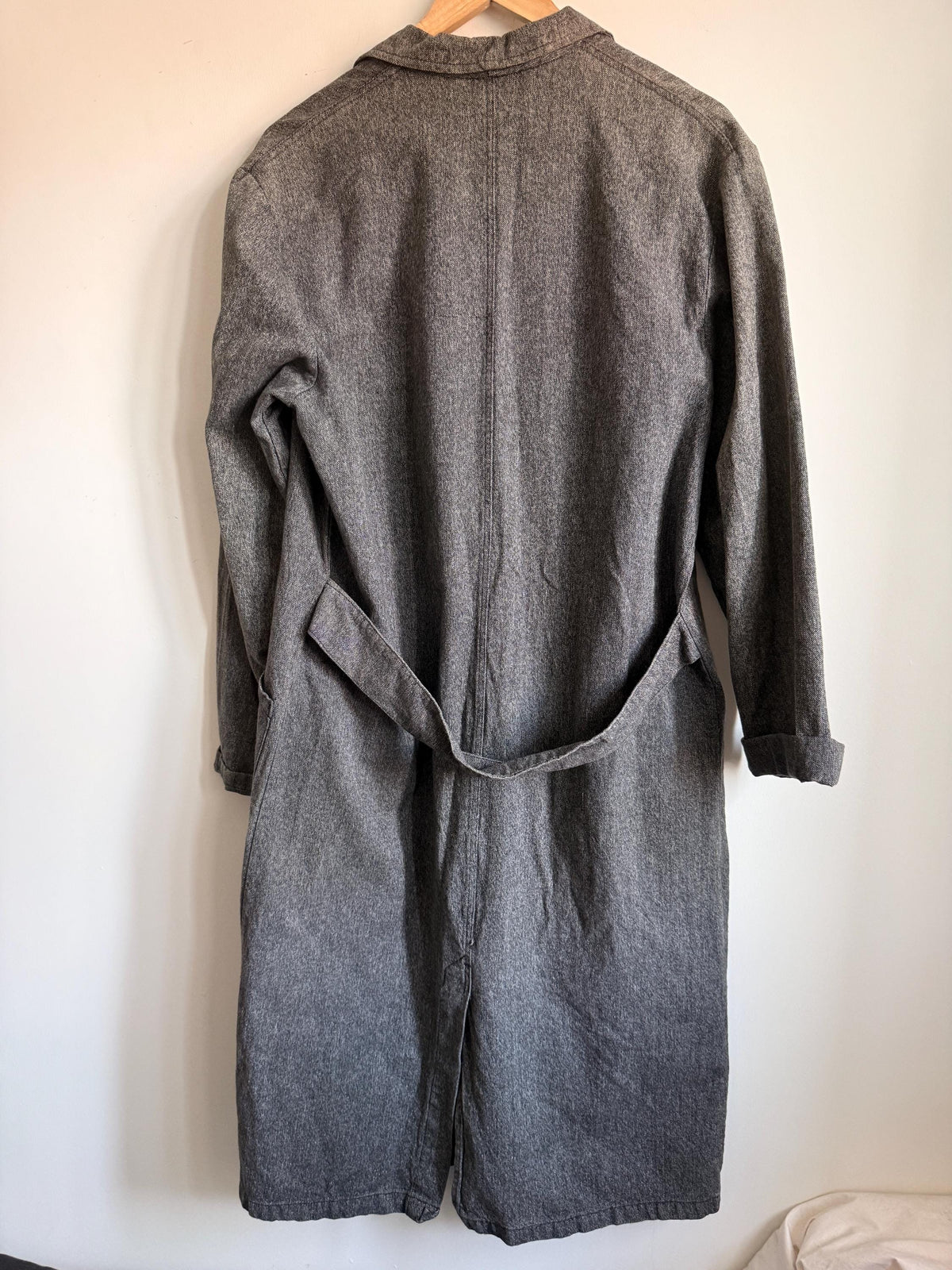 Vintage 1940s 1950s Grey Workwear Chore Coat Long Atelier Workshop Shop Coat Utility Jacket