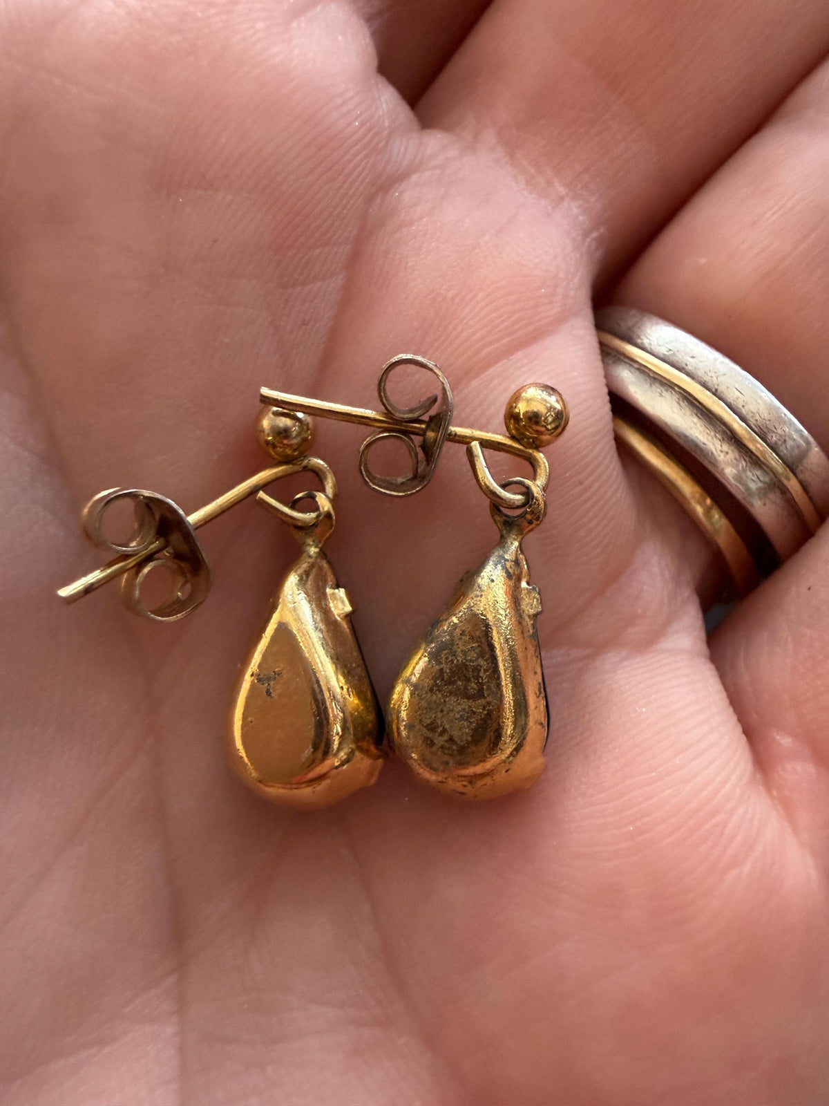 Vintage Green Teardrop Earrings, Emerald Green Drop Earrings, Gold Tone Costume Jewellery, Faceted Stone Earrings