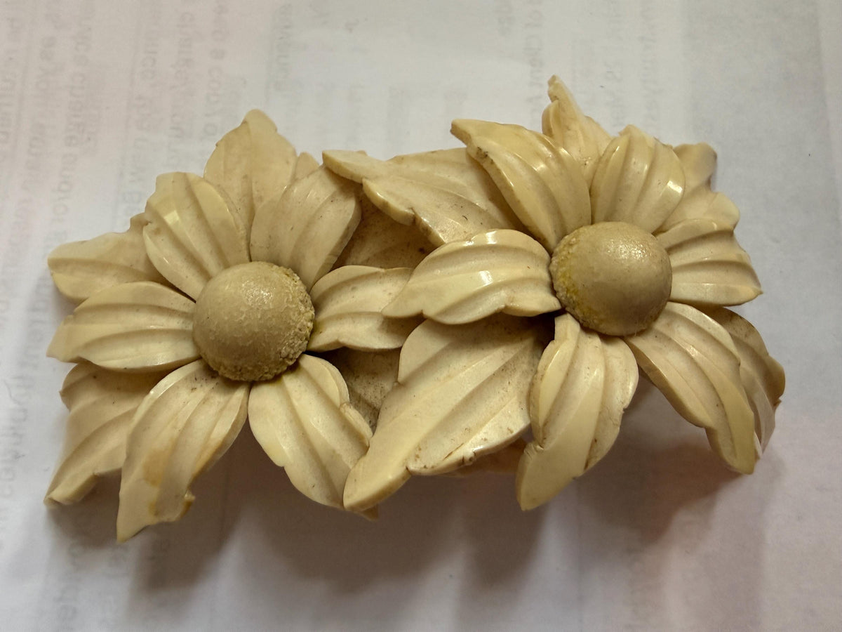 Large 1930s Celluloid Triple Flower Brooch Cream Daisy Floral Spray Art Deco Statement Jewellery