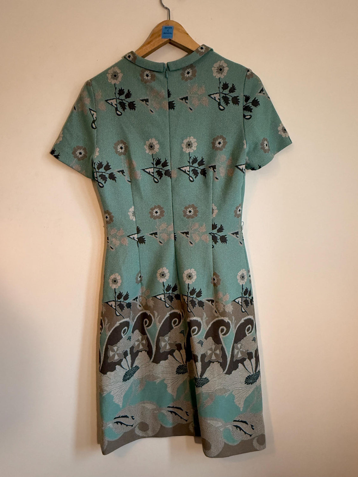 Vintage Ladies Pride Floral Border Print Dress | Sea Green Short Sleeve Shift Dress | 1960s–70s