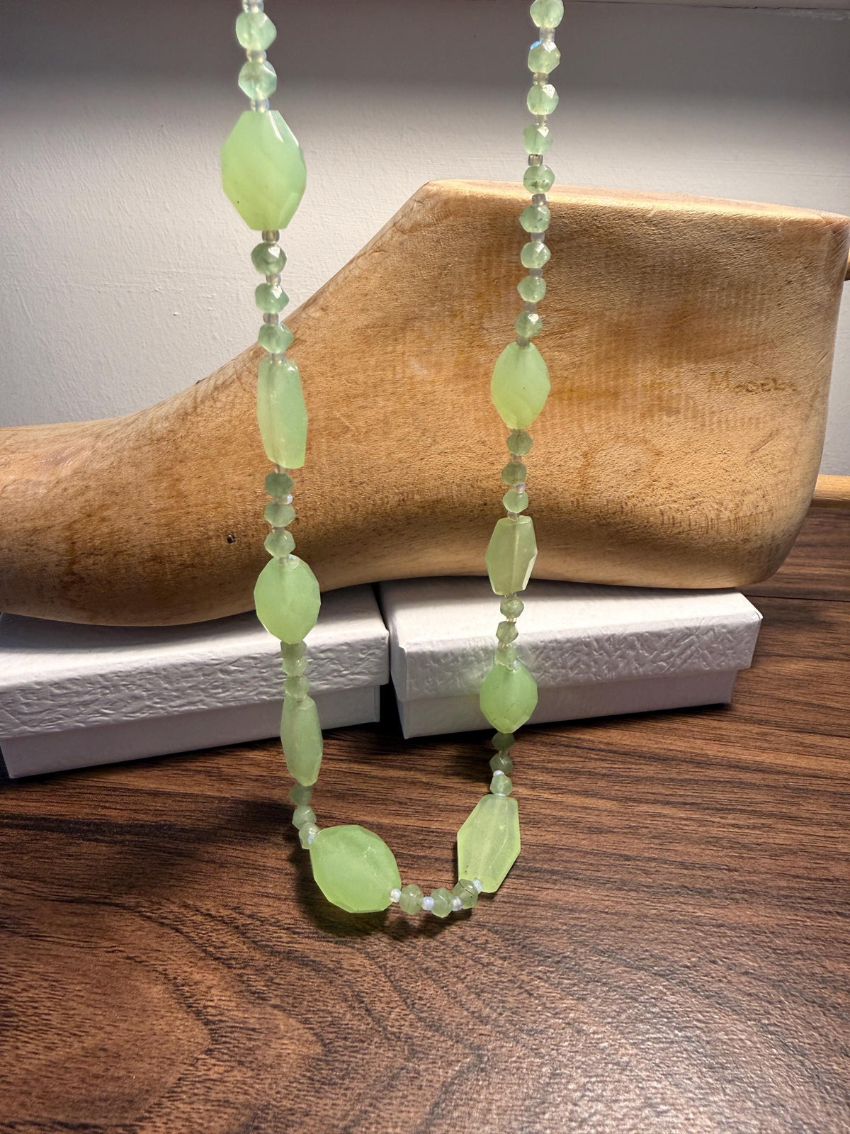 1930s Art Deco Uranium Glass Necklace – Faceted Apple Green Beads, UV Reactive Vintage Jewellery