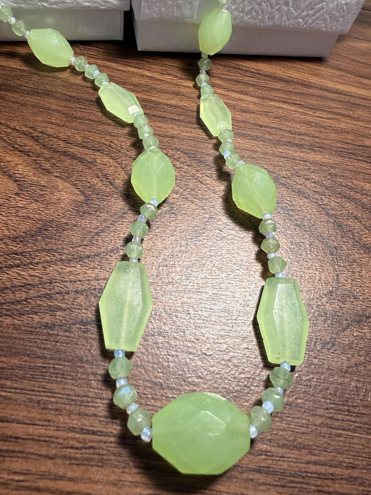 1930s Art Deco Uranium Glass Necklace – Faceted Apple Green Beads, UV Reactive Vintage Jewellery