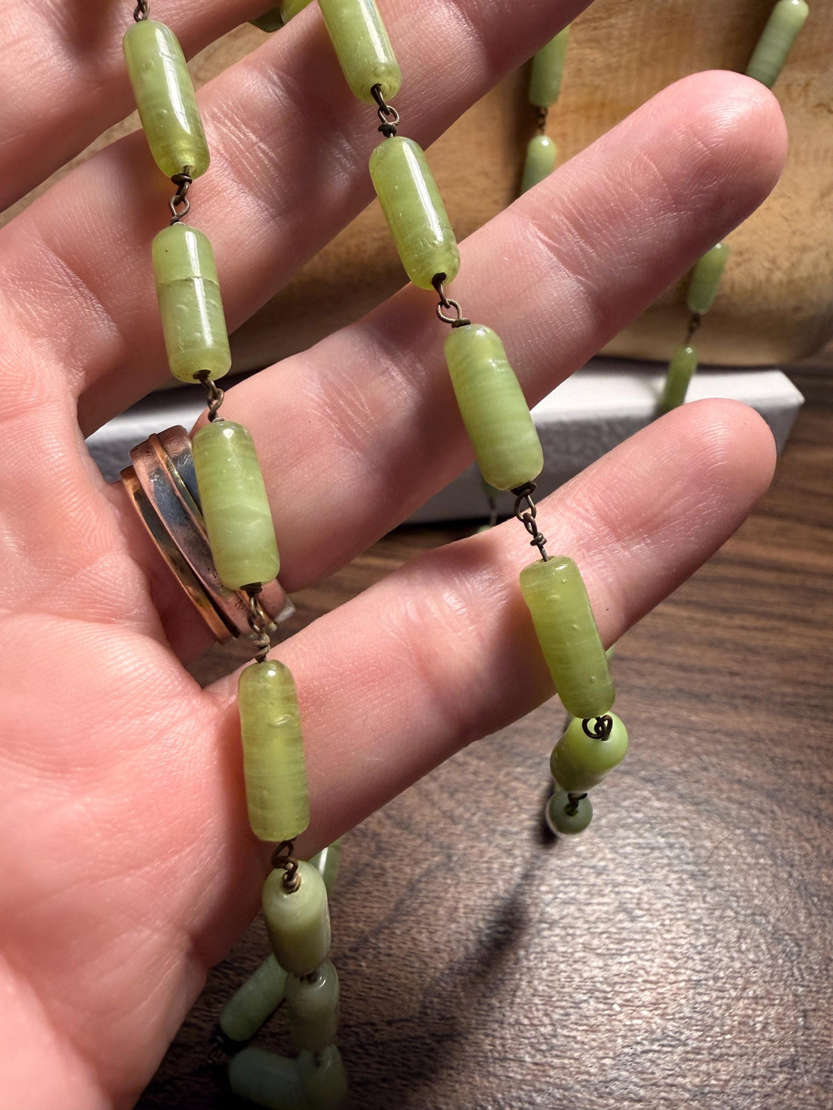 1920s Art Deco Green Glass Flapper Necklace – Long Hand-Wired Czech Satin Glass Beads – Antique Sautoir Jewellery