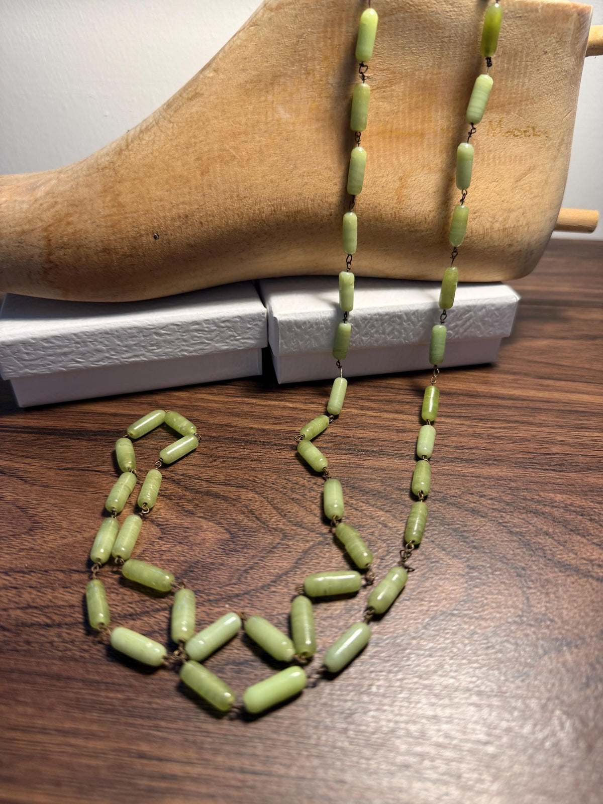 1920s Art Deco Green Glass Flapper Necklace – Long Hand-Wired Czech Satin Glass Beads – Antique Sautoir Jewellery