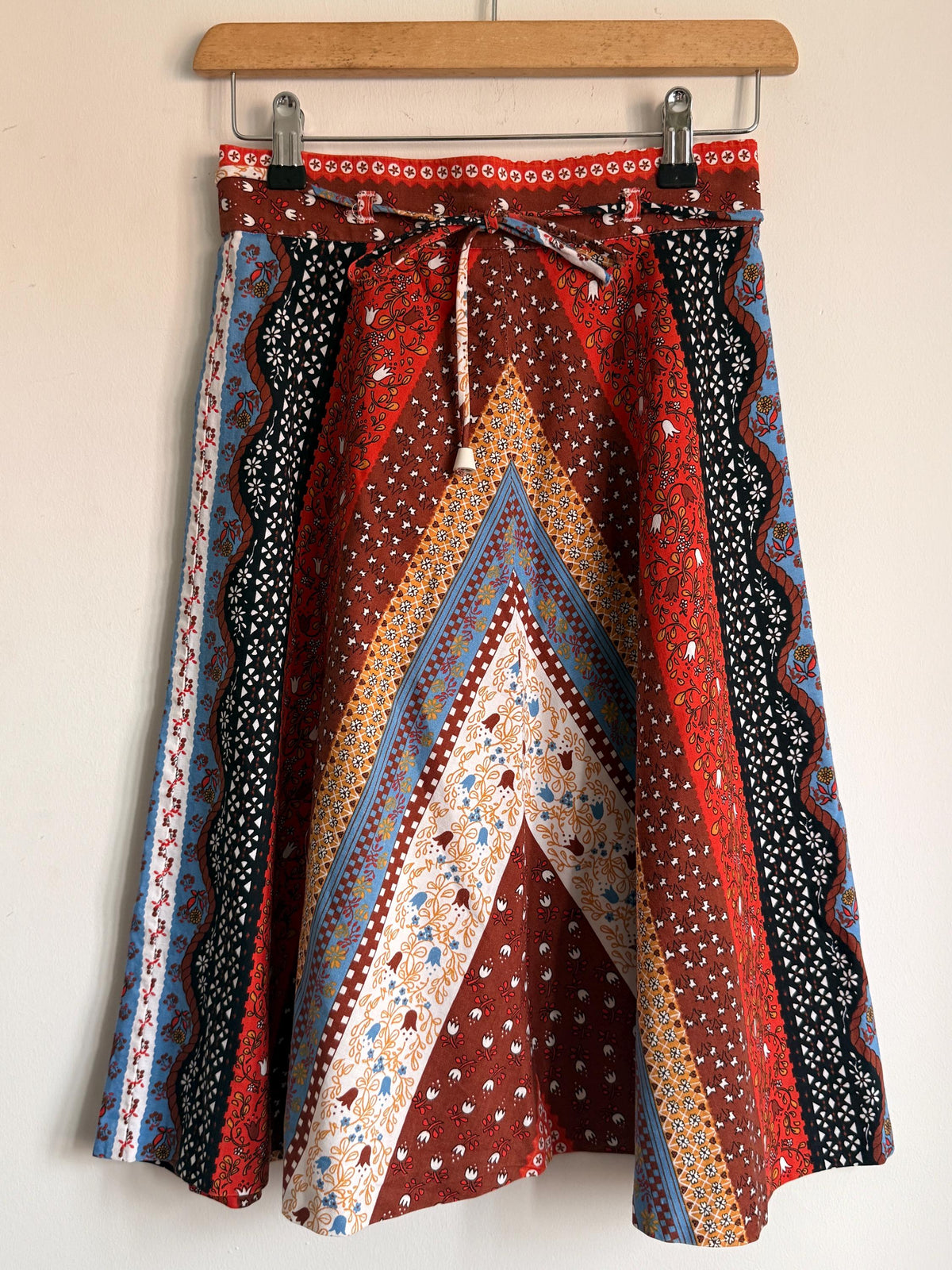 1970s Border Print Midi Skirt, Brown Red Blue Folk Floral Skirt, High Waist A-Line Skirt with Belt, Vintage Boho Festival Clothing