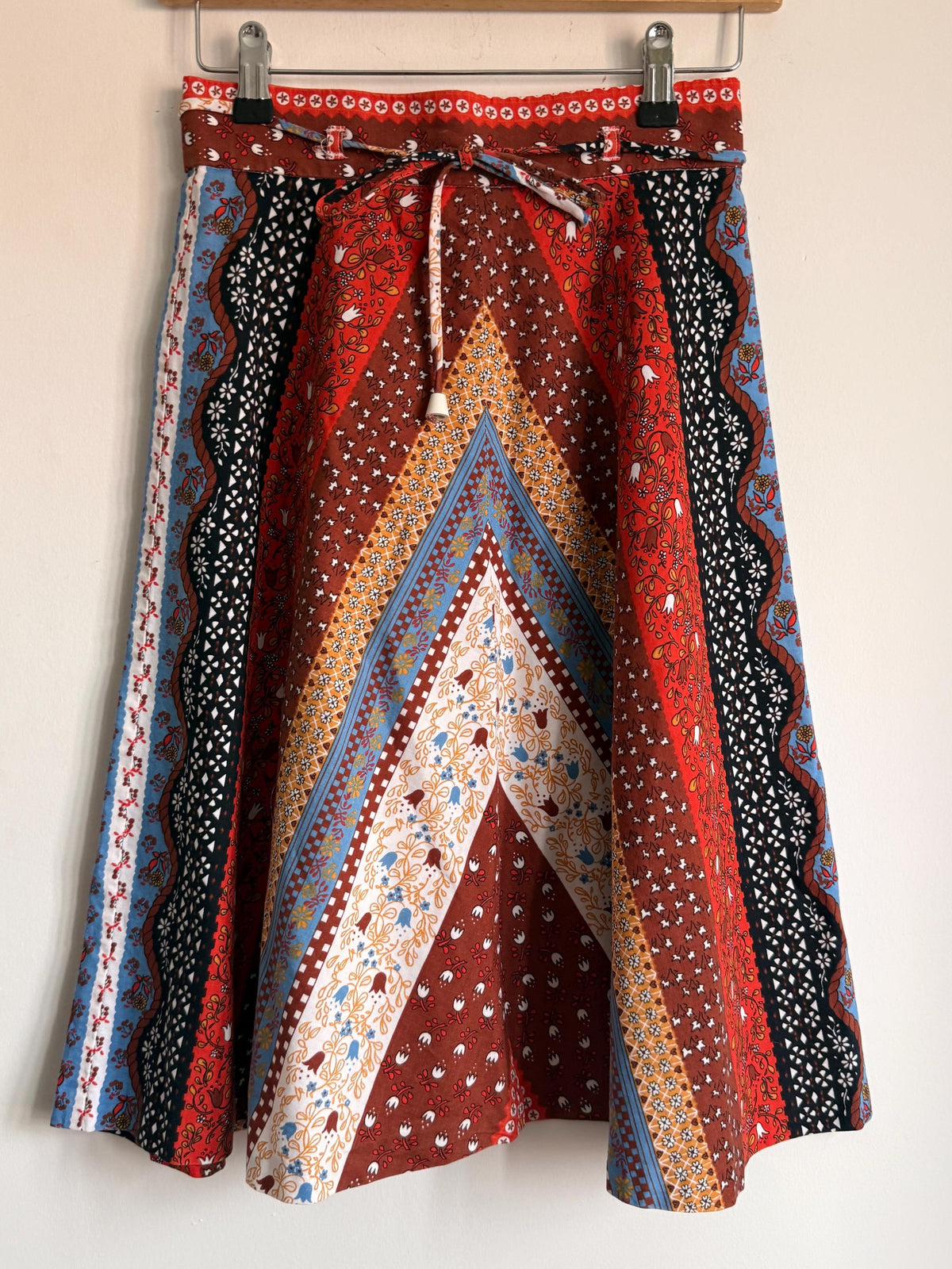 1970s Border Print Midi Skirt, Brown Red Blue Folk Floral Skirt, High Waist A-Line Skirt with Belt, Vintage Boho Festival Clothing