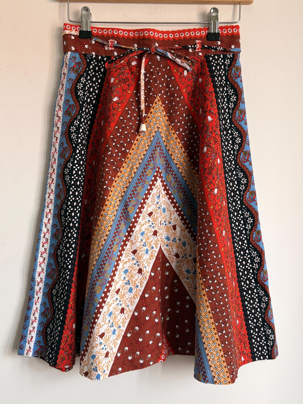 1970s Border Print Midi Skirt, Brown Red Blue Folk Floral Skirt, High Waist A-Line Skirt with Belt, Vintage Boho Festival Clothing