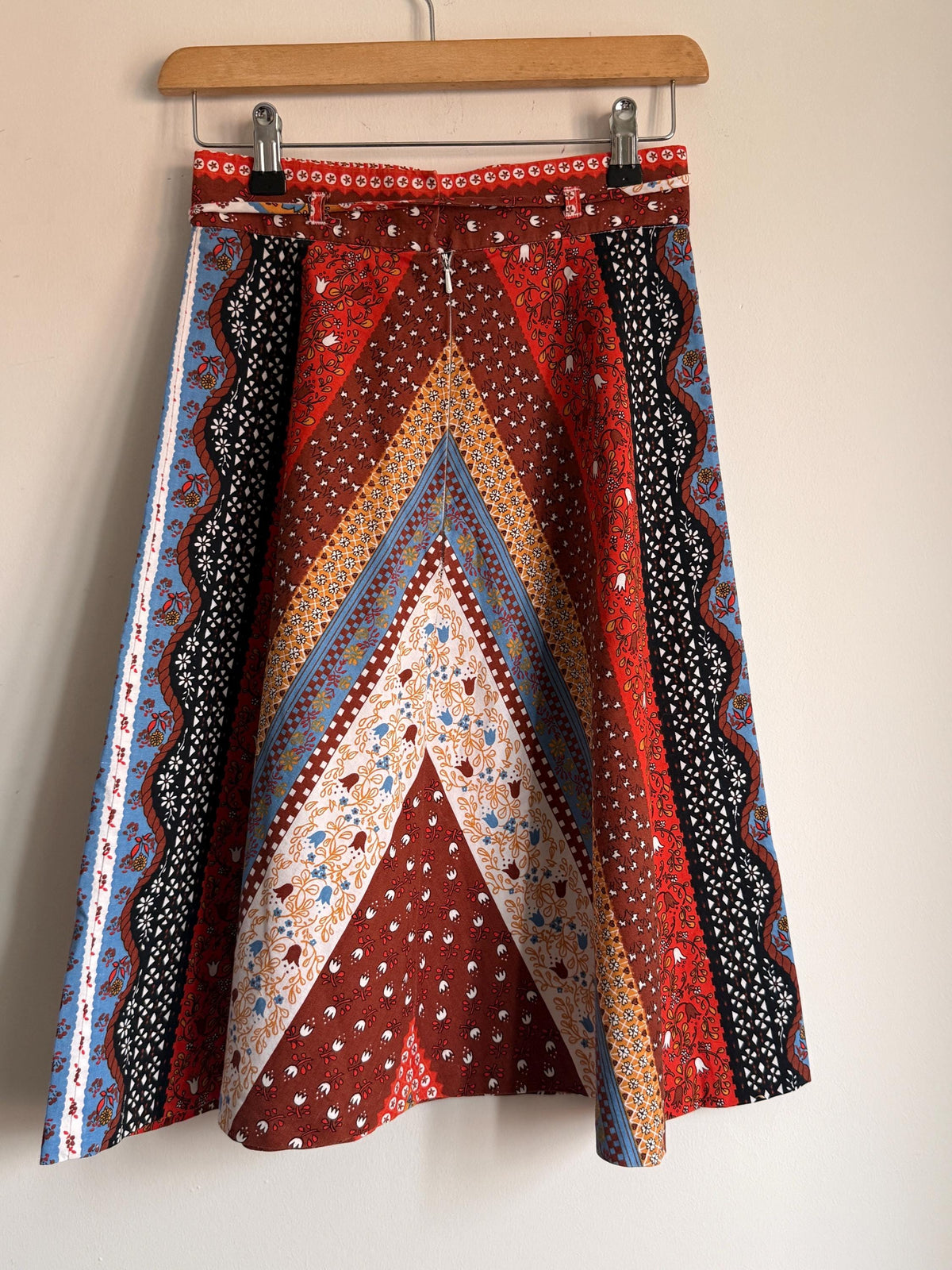 1970s Border Print Midi Skirt, Brown Red Blue Folk Floral Skirt, High Waist A-Line Skirt with Belt, Vintage Boho Festival Clothing