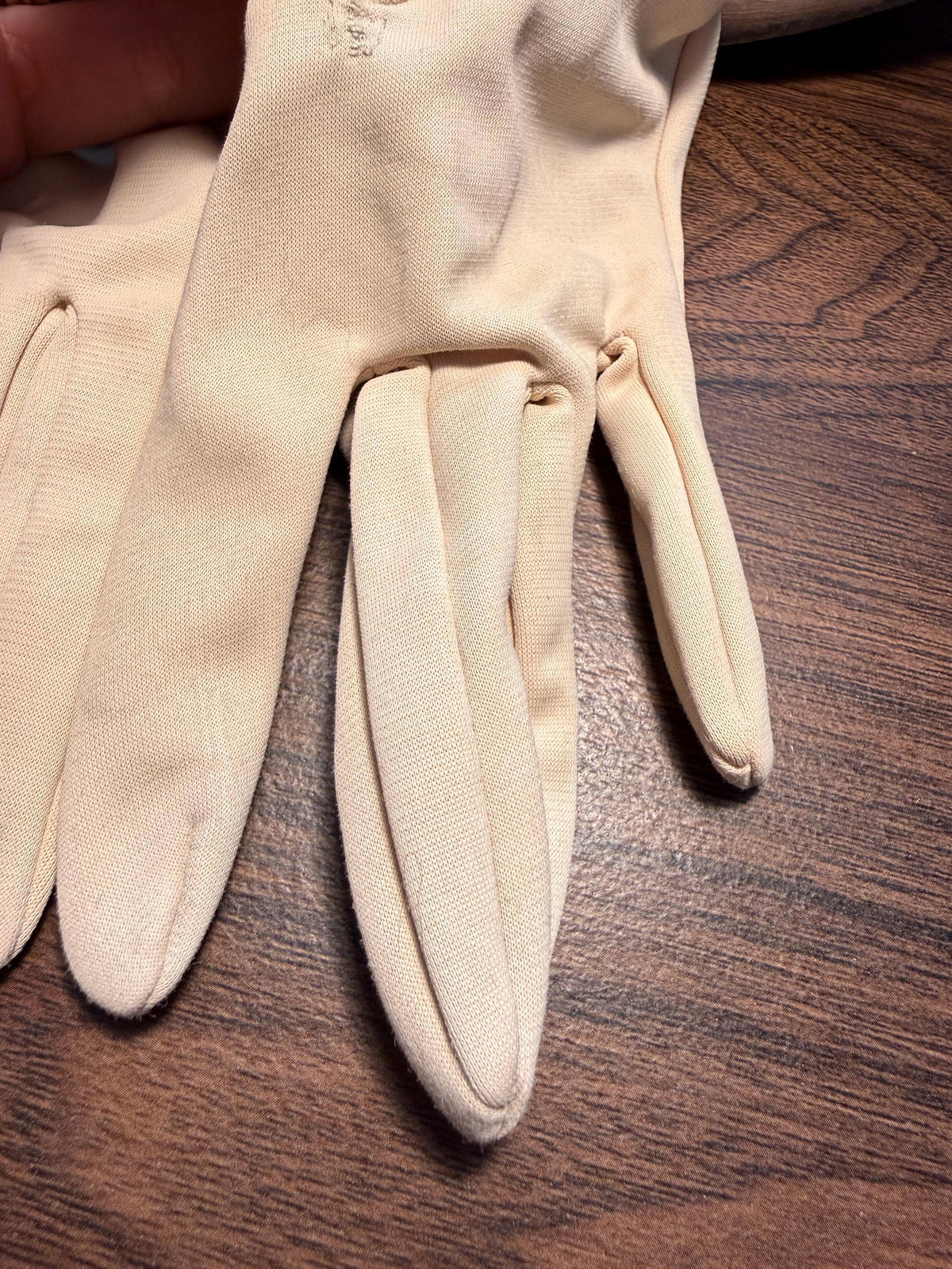 Vintage Cream Long Gloves with Ruched Cuffs | Ivory Evening Gloves