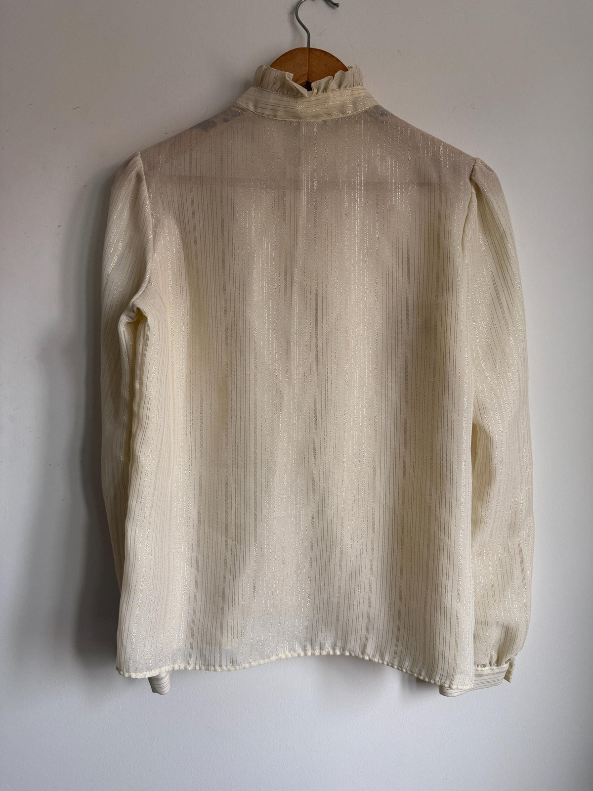 Vintage 1970s Cream Gold Stripe Blouse – Ruffle Collar Pussy Bow Shirt