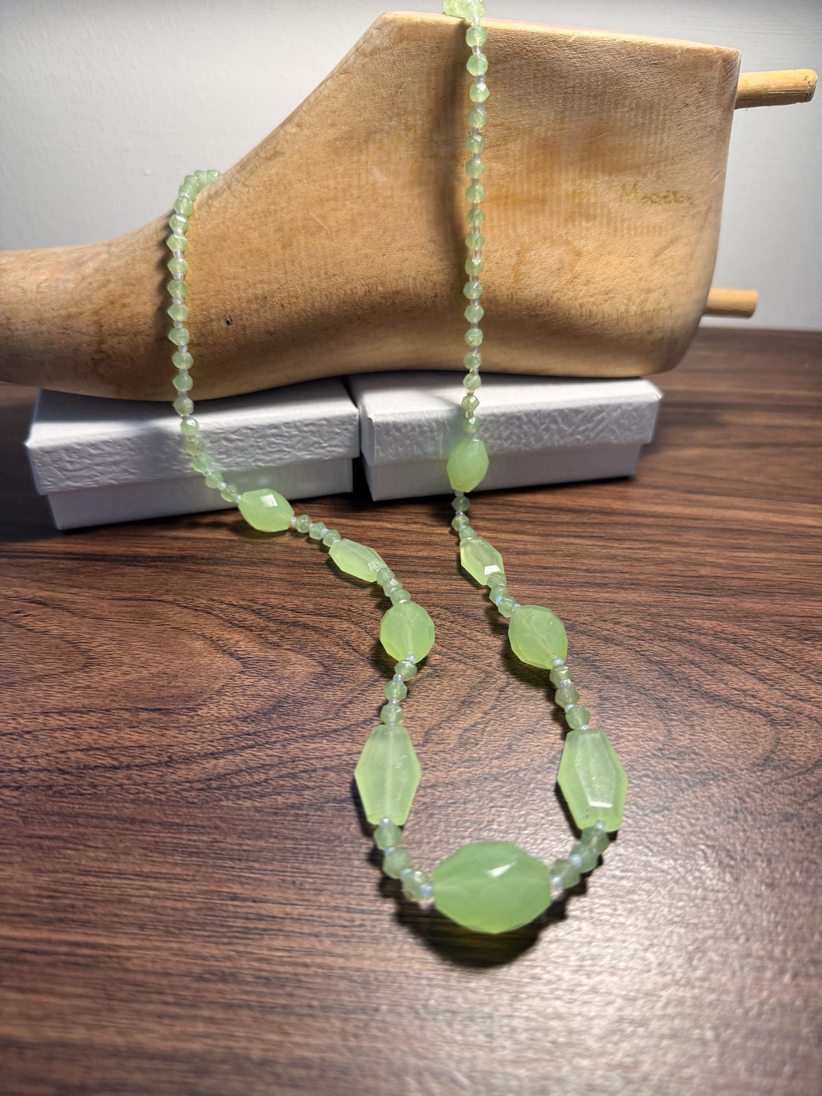 1930s Art Deco Uranium Glass Necklace – Faceted Apple Green Beads, UV Reactive Vintage Jewellery