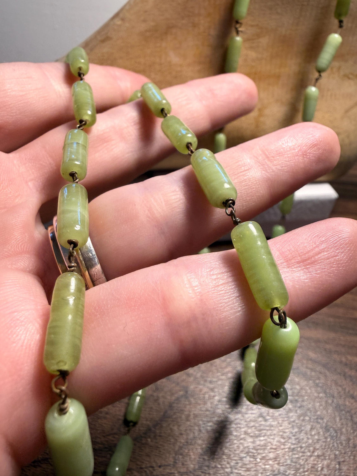 1920s Art Deco Green Glass Flapper Necklace – Long Hand-Wired Czech Satin Glass Beads – Antique Sautoir Jewellery