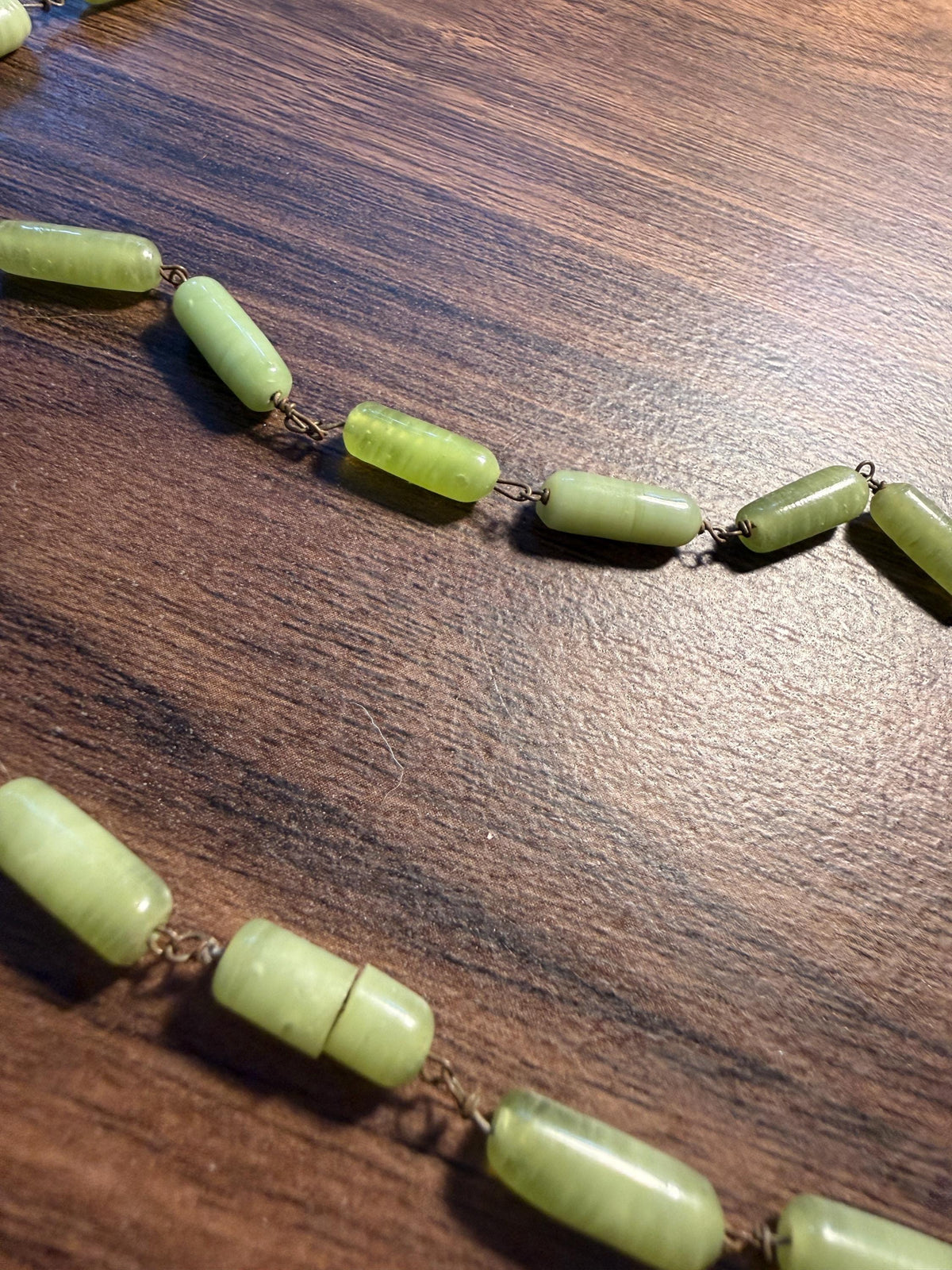 1920s Art Deco Green Glass Flapper Necklace – Long Hand-Wired Czech Satin Glass Beads – Antique Sautoir Jewellery