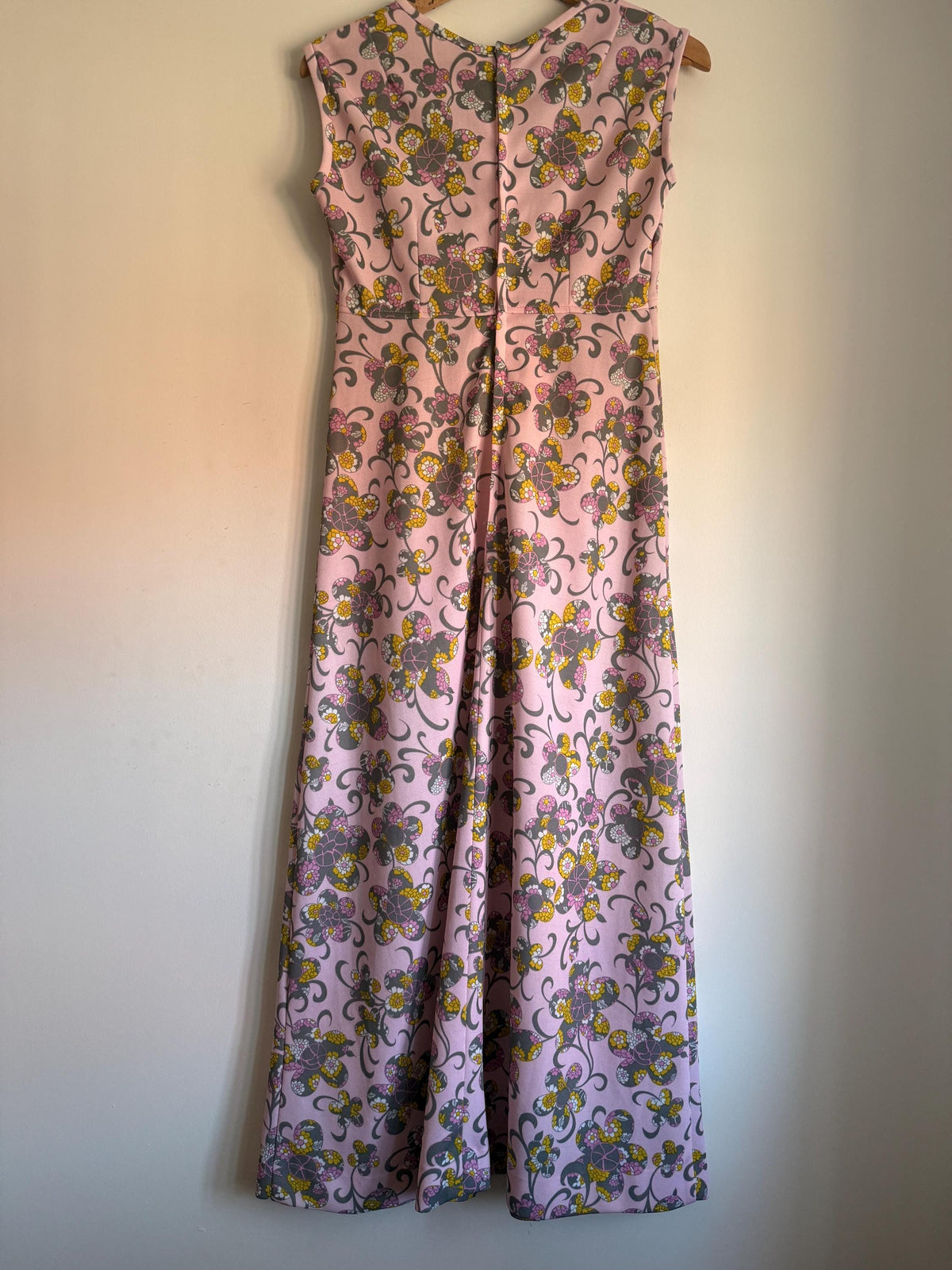 Vintage Pink Floral Maxi Dress, Grey & Yellow Flower Power Print, Sleeveless Scoop Neck High Waist Long Dress