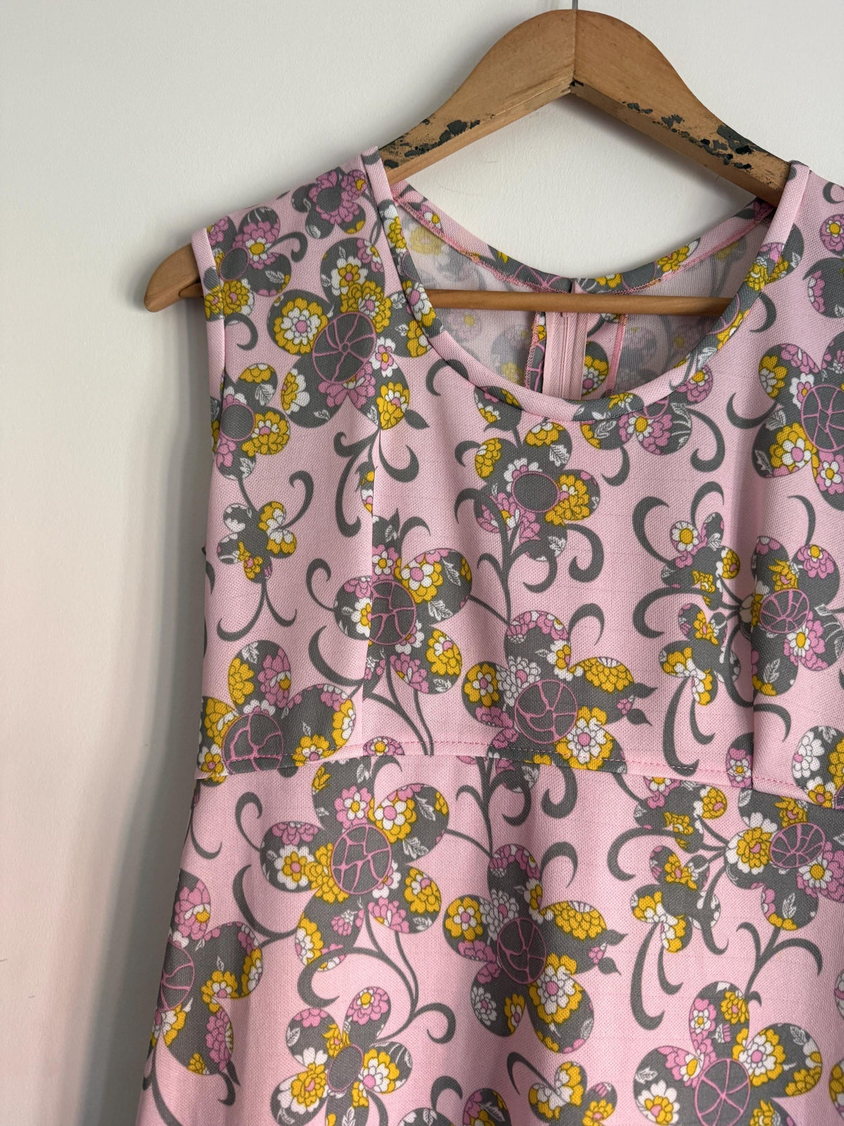 Vintage Pink Floral Maxi Dress, Grey & Yellow Flower Power Print, Sleeveless Scoop Neck High Waist Long Dress