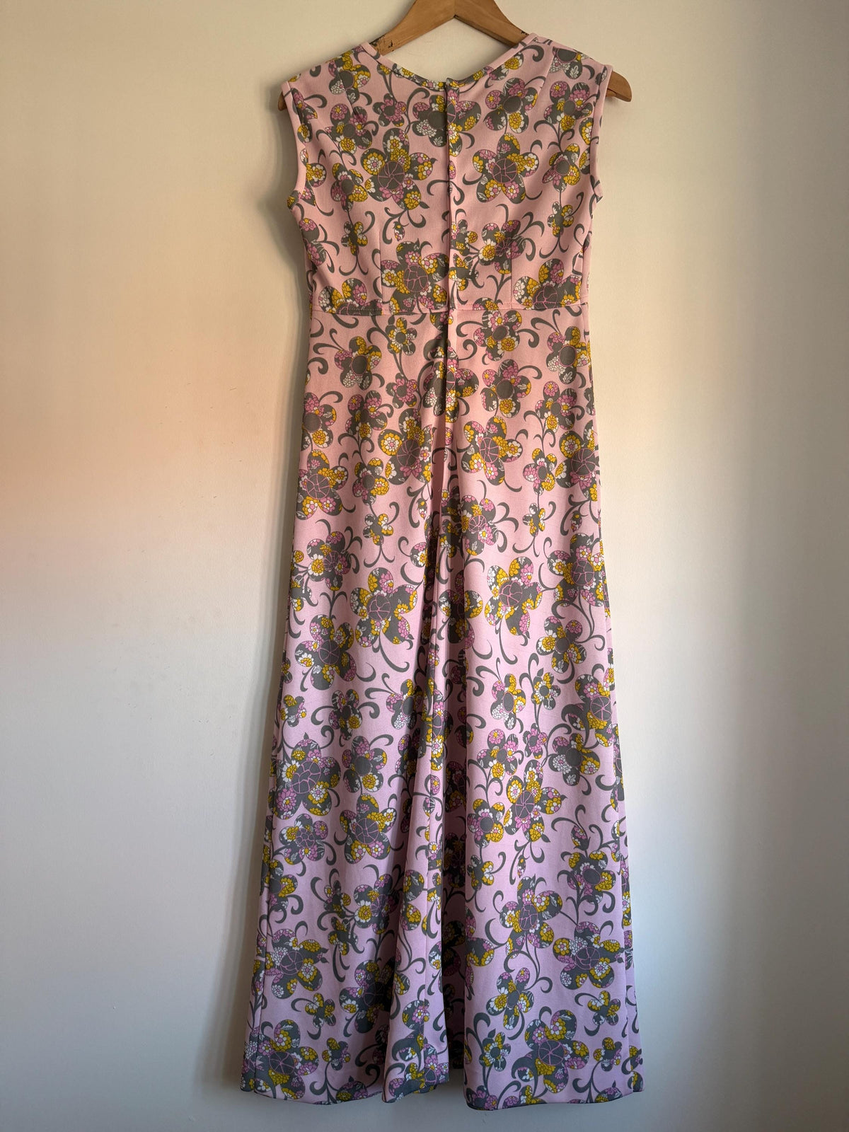 Vintage Pink Floral Maxi Dress, Grey & Yellow Flower Power Print, Sleeveless Scoop Neck High Waist Long Dress