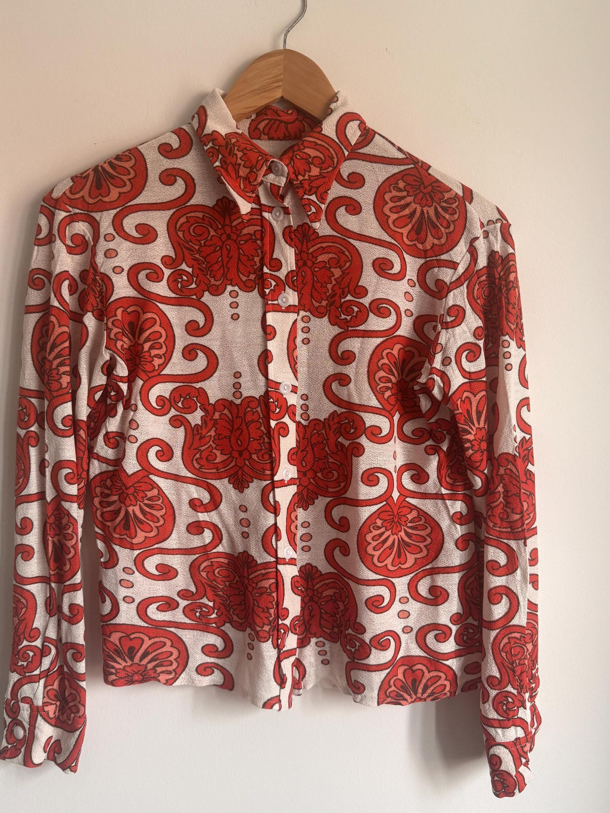 1970s Floral Print Shirt, Red Cream Psychedelic Blouse, Pointed Collar Long Sleeve Top, Vintage Mod Disco Shirt