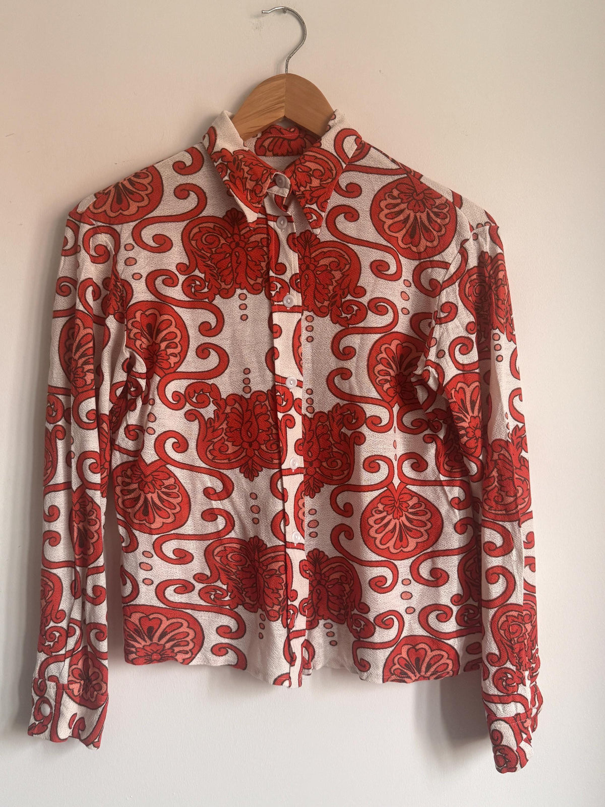 1970s Floral Print Shirt, Red Cream Psychedelic Blouse, Pointed Collar Long Sleeve Top, Vintage Mod Disco Shirt