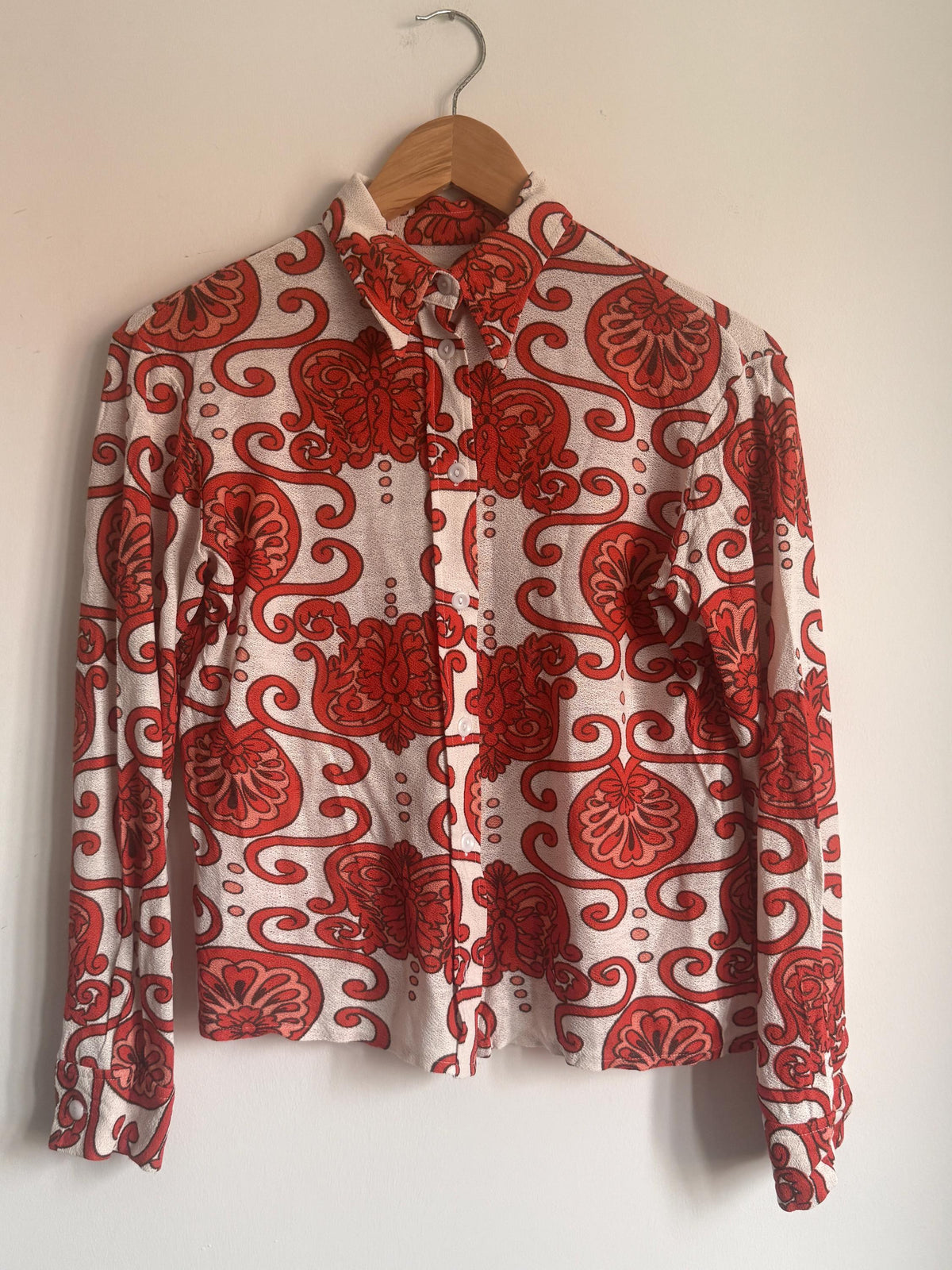1970s Floral Print Shirt, Red Cream Psychedelic Blouse, Pointed Collar Long Sleeve Top, Vintage Mod Disco Shirt