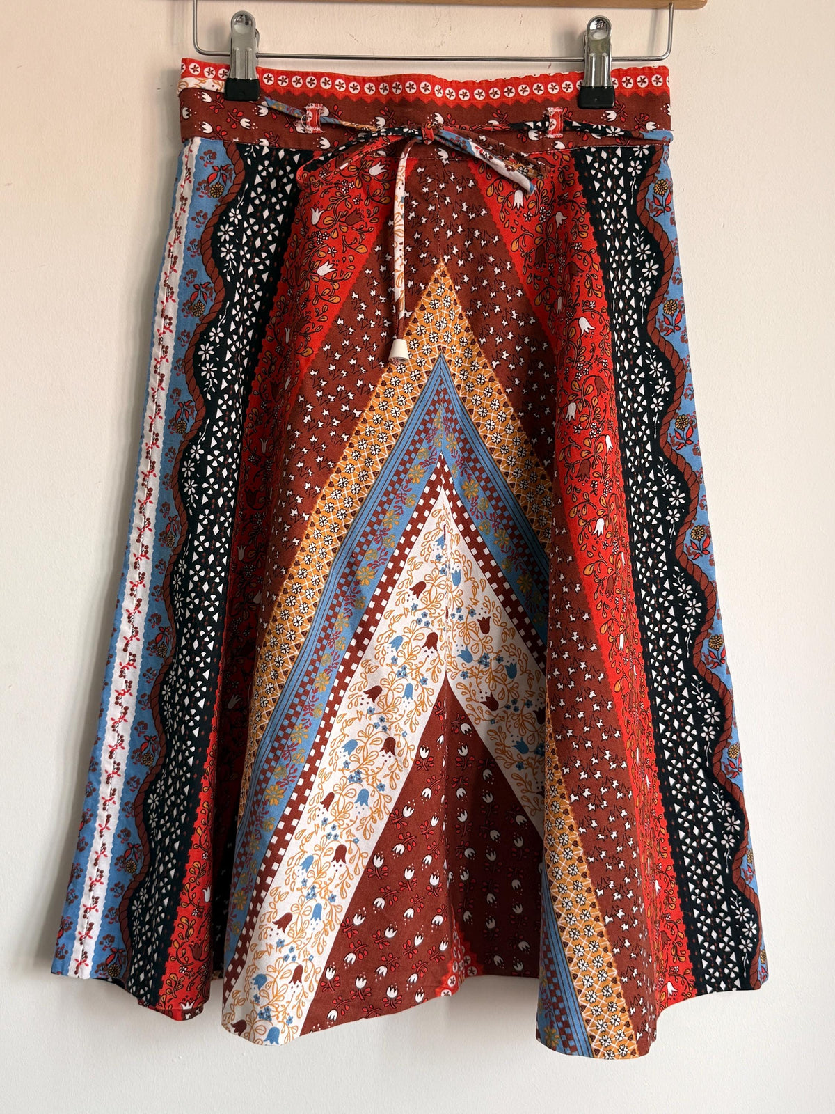 1970s Border Print Midi Skirt, Brown Red Blue Folk Floral Skirt, High Waist A-Line Skirt with Belt, Vintage Boho Festival Clothing