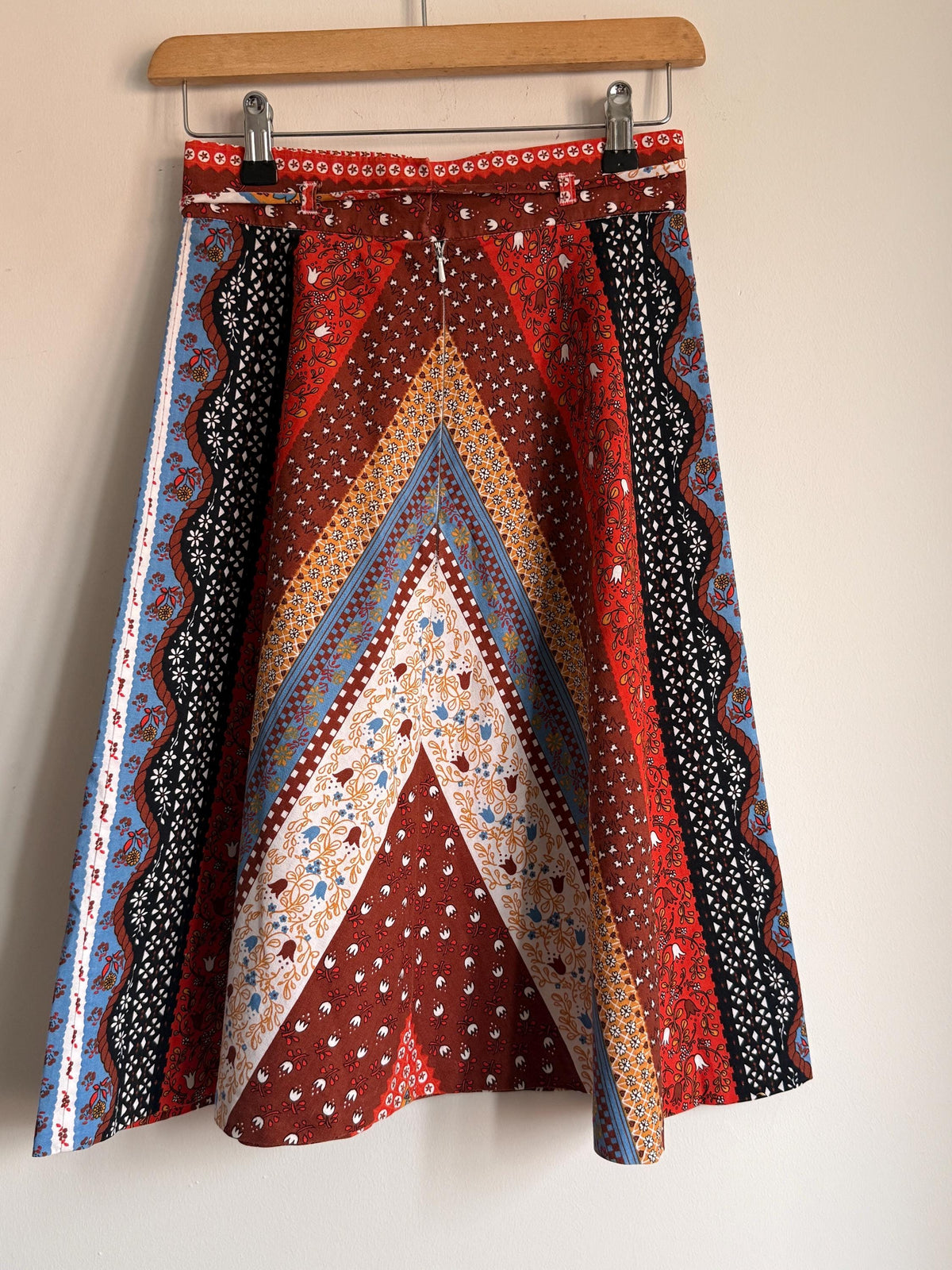 1970s Border Print Midi Skirt, Brown Red Blue Folk Floral Skirt, High Waist A-Line Skirt with Belt, Vintage Boho Festival Clothing
