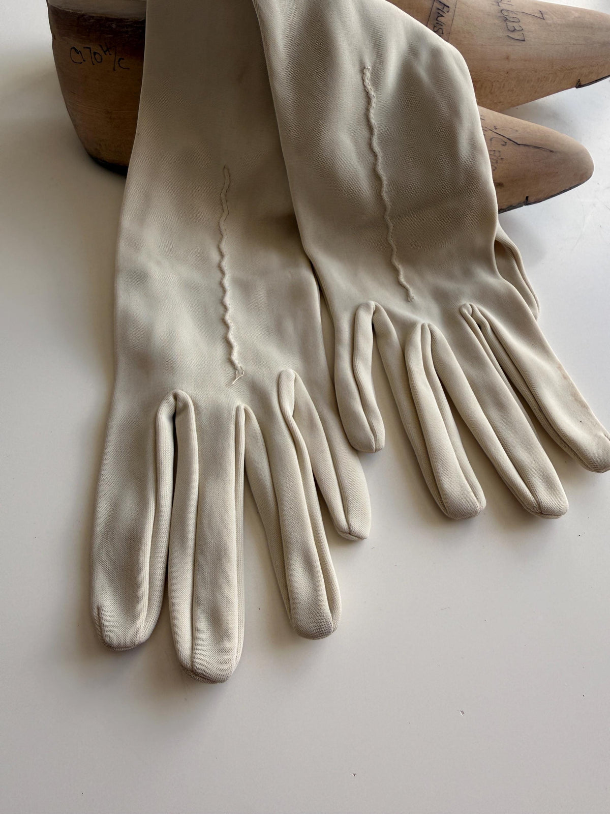 Vintage Beige Fabric Gloves with Single Stitched Detail