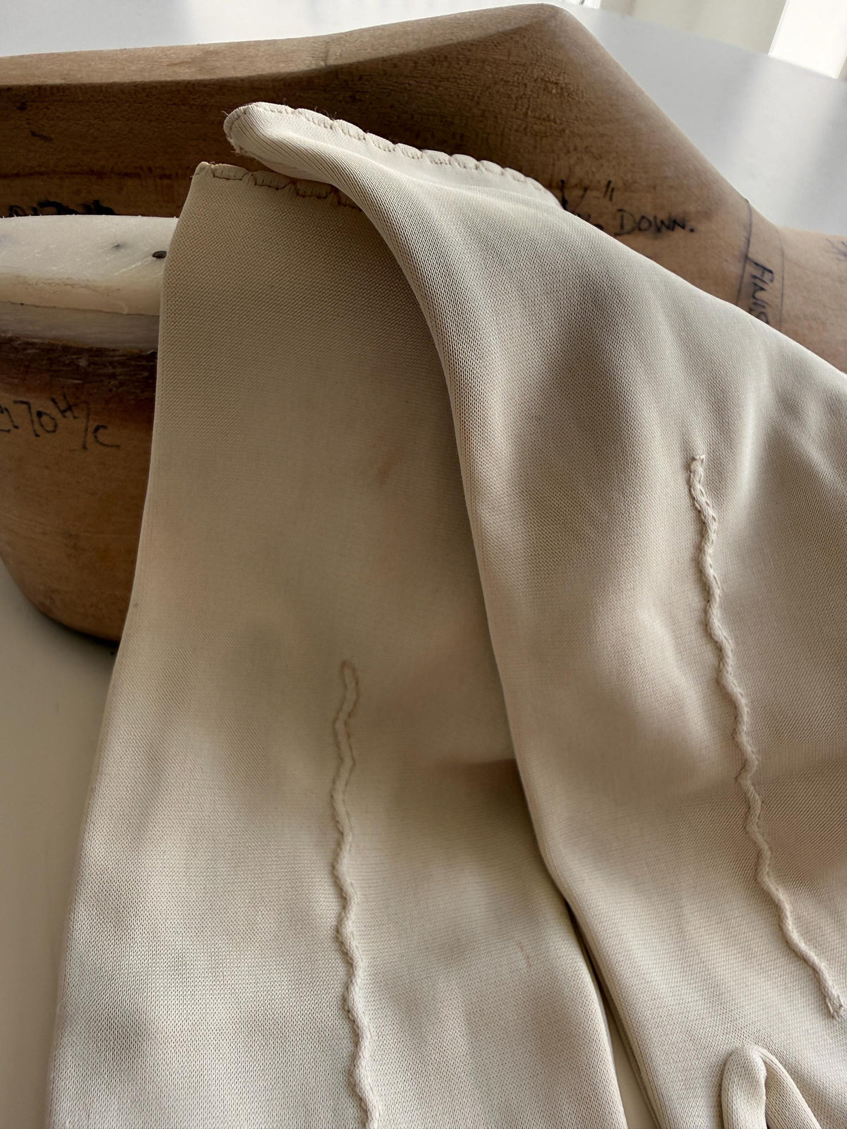 Vintage Beige Fabric Gloves with Single Stitched Detail