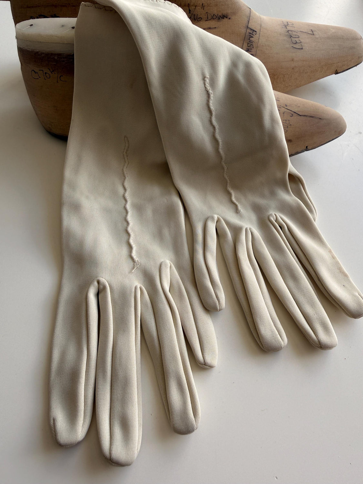 Vintage Beige Fabric Gloves with Single Stitched Detail