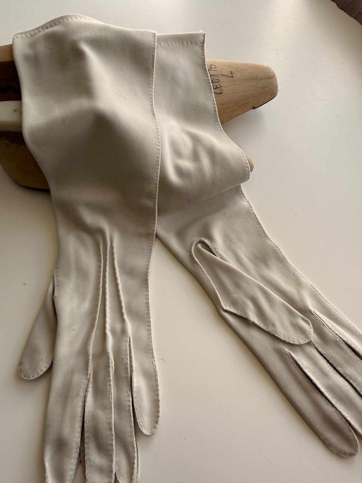 Vintage Light Grey Fabric Gauntlet Gloves with Three Stitched Lines