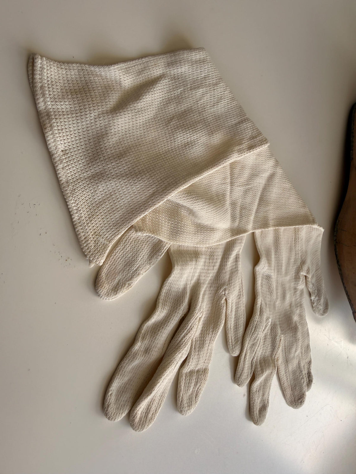 Vintage Cream Textured Fabric Gloves with Plain Backs