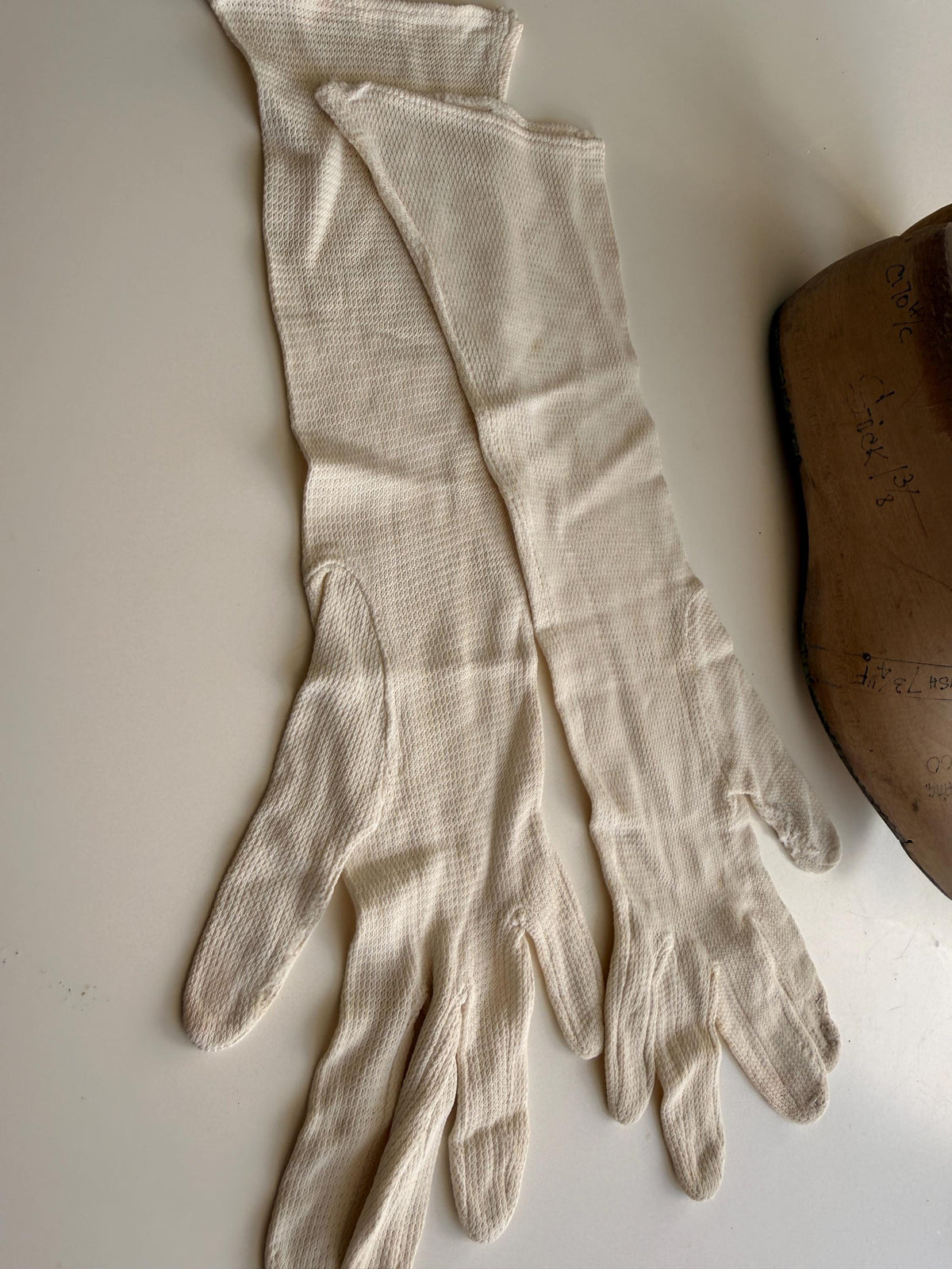 Vintage Cream Textured Fabric Gloves with Plain Backs