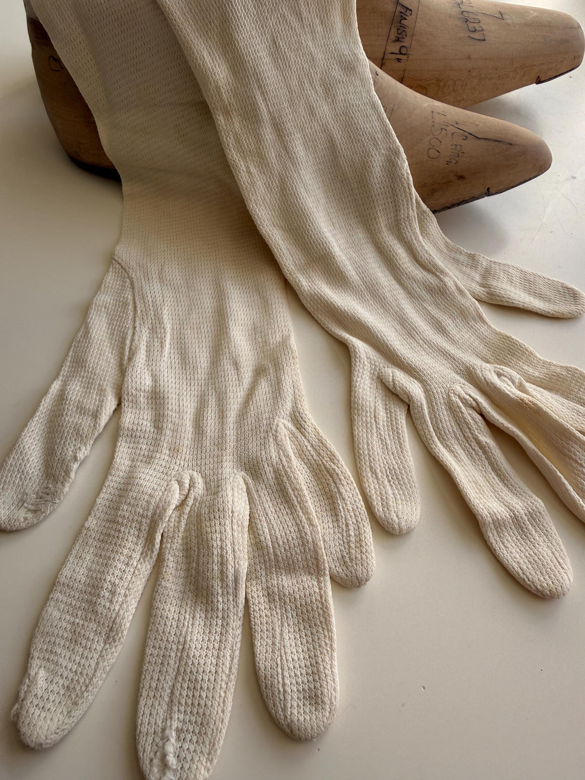 Vintage Cream Textured Fabric Gloves with Plain Backs