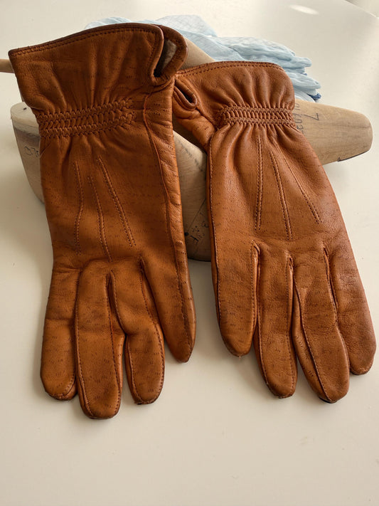 Vintage Tan Leather Gloves with Gathered Wrists and Fleecy Lining