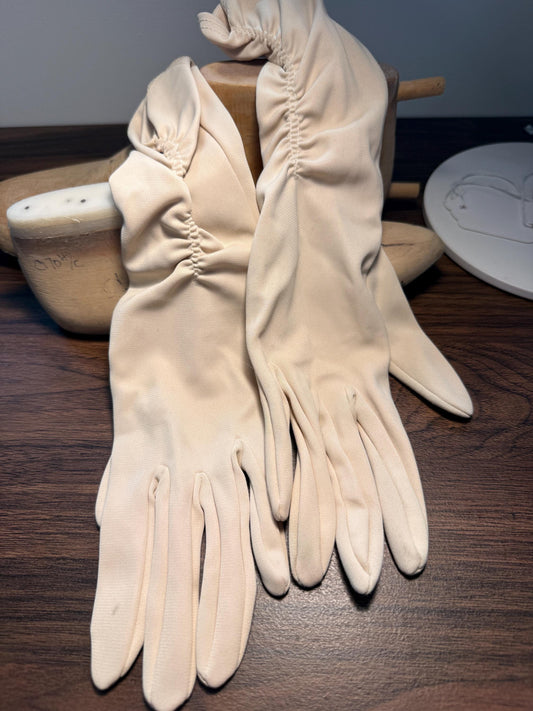 Vintage Cream Long Gloves with Ruched Cuffs | Ivory Evening Gloves