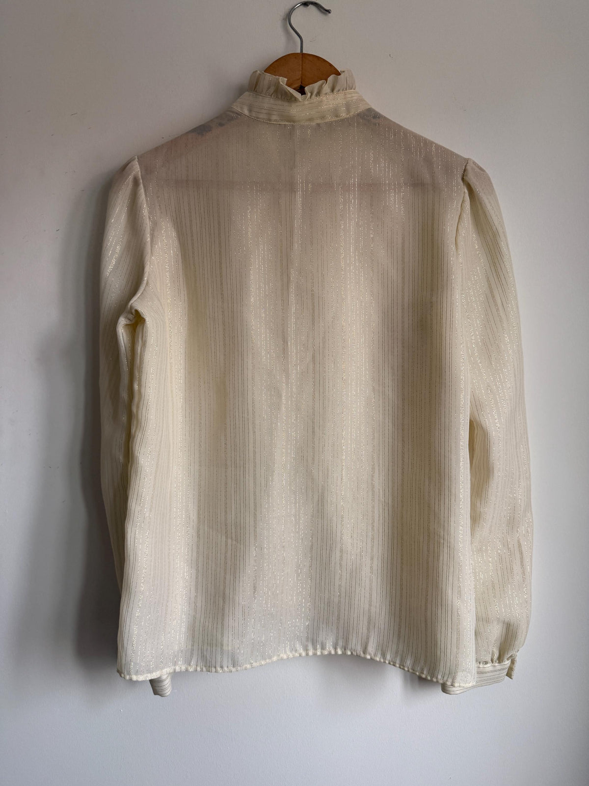 Vintage 1970s Cream Gold Stripe Blouse – Ruffle Collar Pussy Bow Shirt