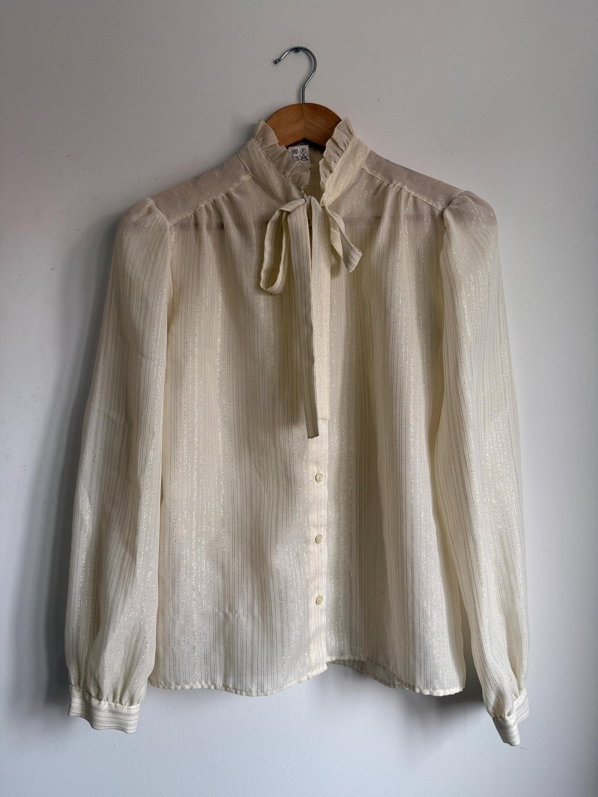 Vintage 1970s Cream Gold Stripe Blouse – Ruffle Collar Pussy Bow Shirt