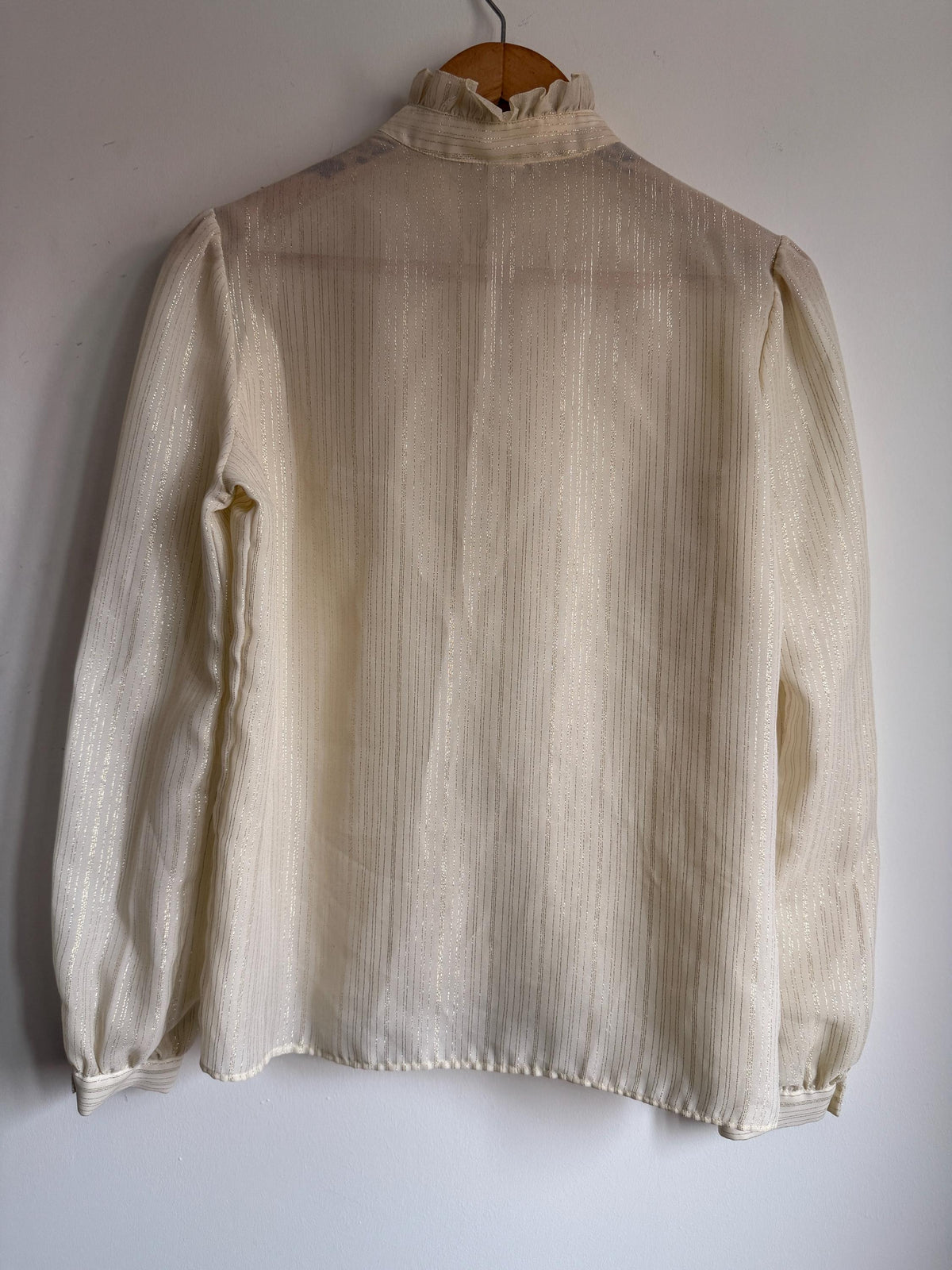 Vintage 1970s Cream Gold Stripe Blouse – Ruffle Collar Pussy Bow Shirt