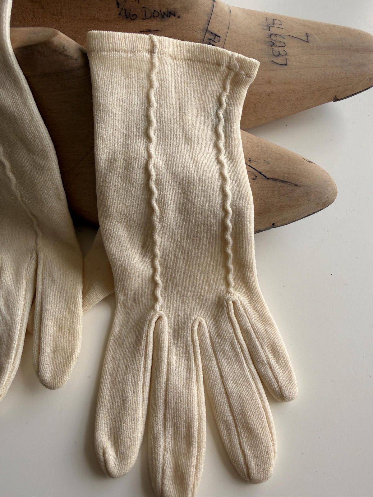 Vintage Cream Fabric Gloves with Decorative Stitching XS Extra Small