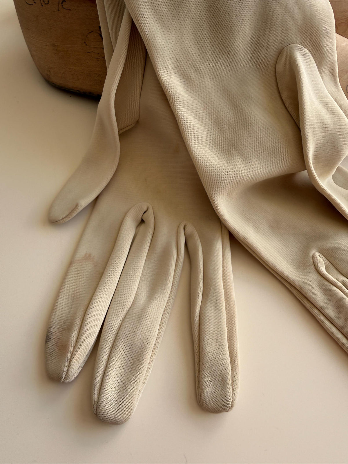 Vintage Beige Fabric Gloves with Single Stitched Detail