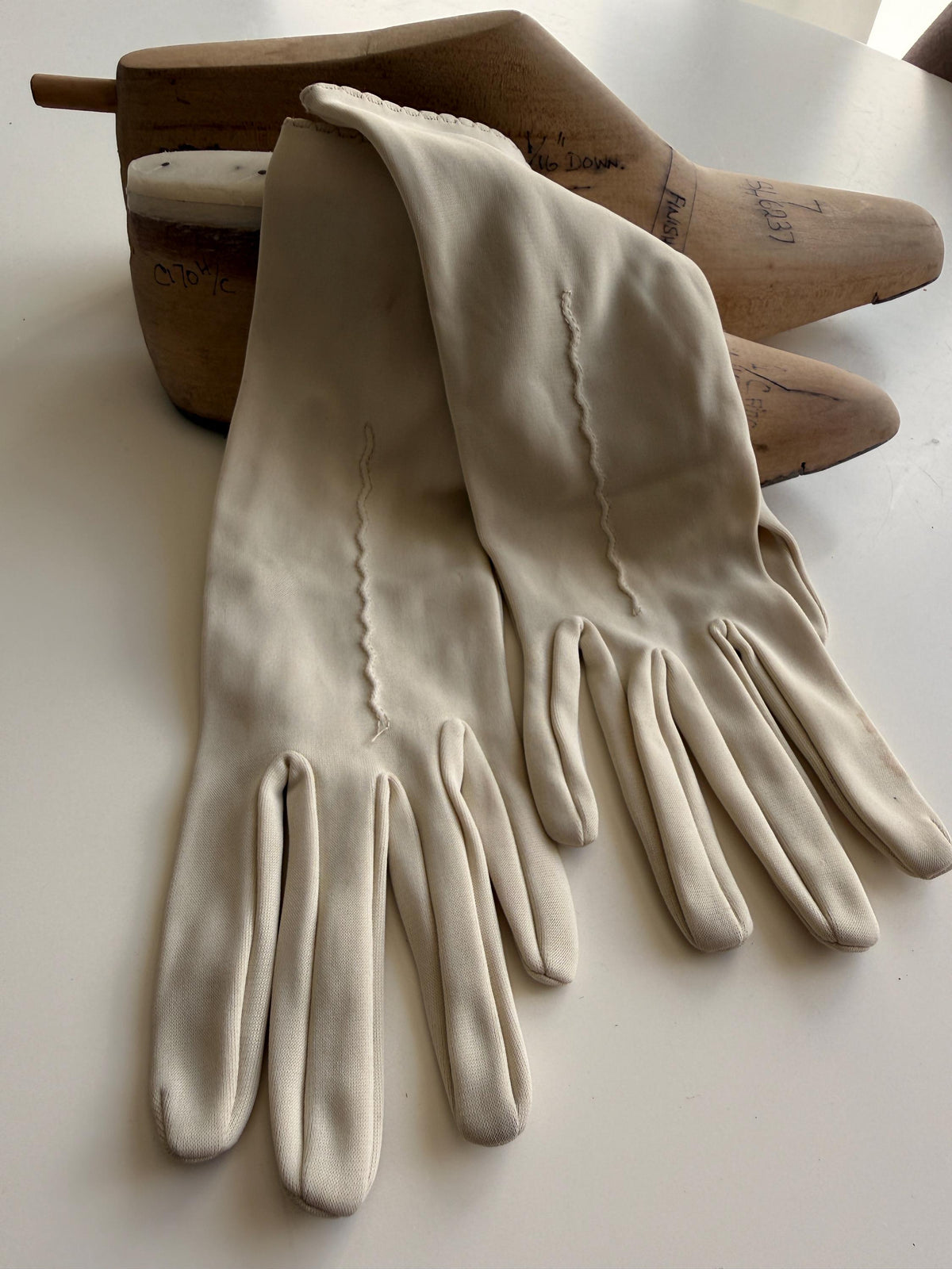 Vintage Beige Fabric Gloves with Single Stitched Detail