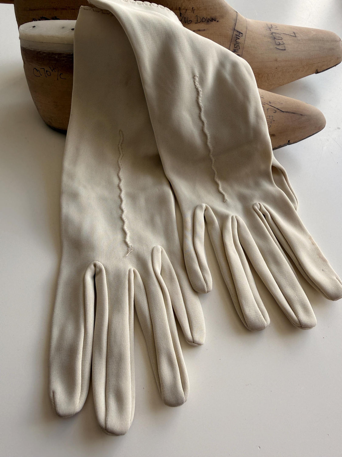 Vintage Beige Fabric Gloves with Single Stitched Detail