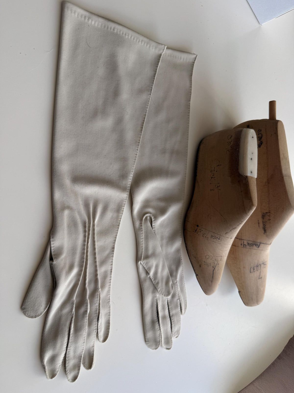Vintage Light Grey Fabric Gauntlet Gloves with Three Stitched Lines