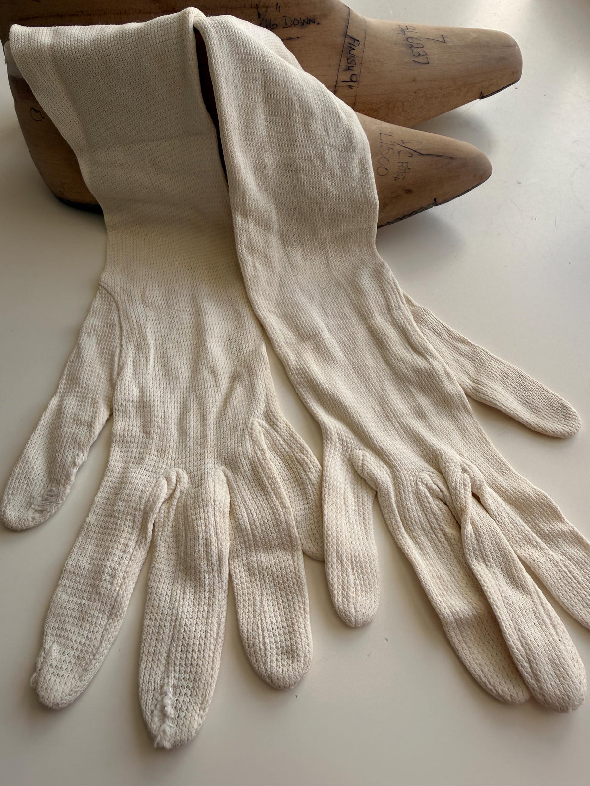 Vintage Cream Textured Fabric Gloves with Plain Backs