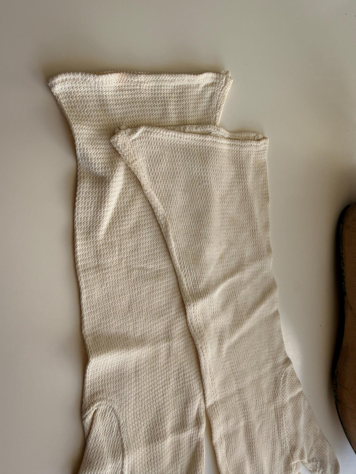 Vintage Cream Textured Fabric Gloves with Plain Backs